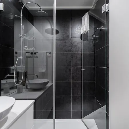 Daire Guestready - The Other Side