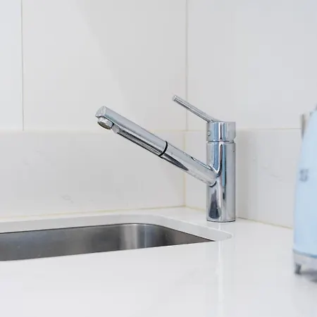 Guestready - The Other Side Daire